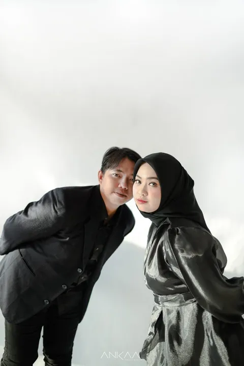 Foto sampul undangan Anton & Rina