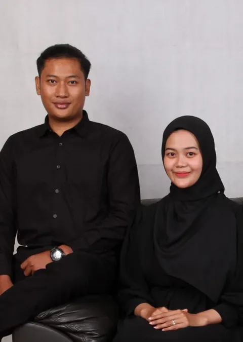 Foto sampul undangan Isan & Aqis