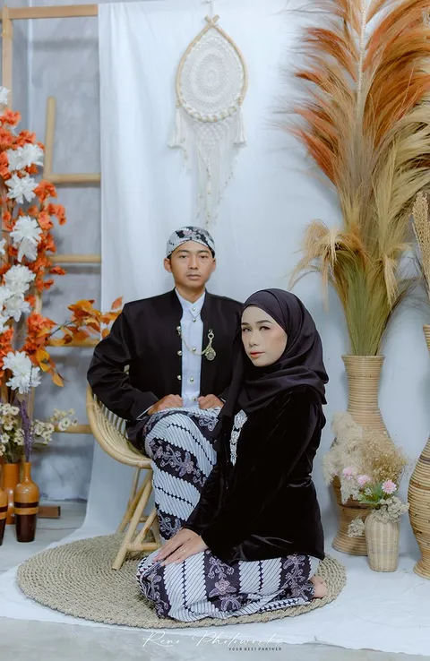Foto sampul undangan Herli & Yola