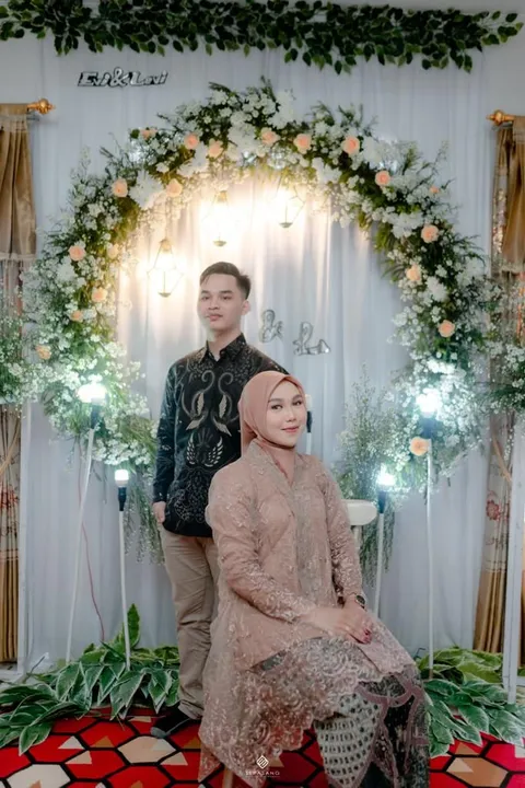 Foto sampul undangan Evi & Levi