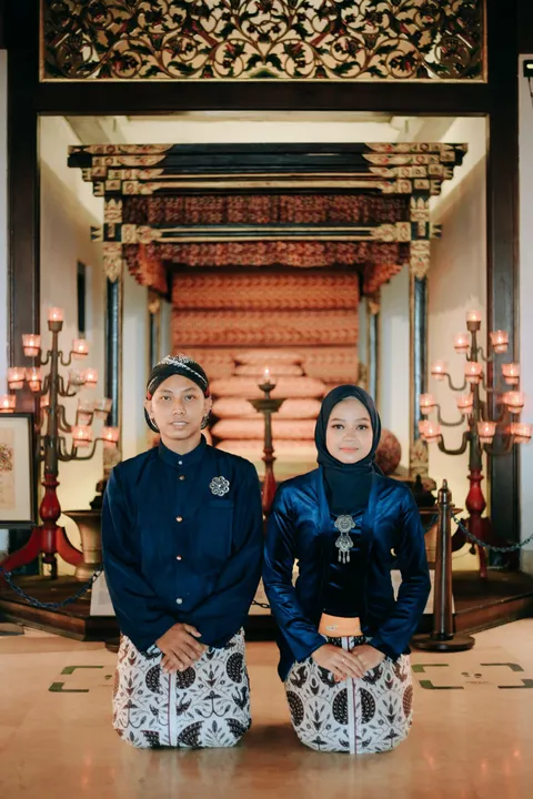 Foto sampul undangan Niar & Deby