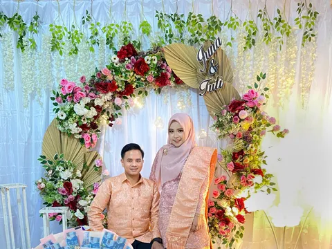Foto sampul undangan Tuti & Juna