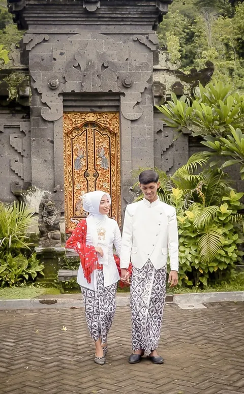 Foto sampul undangan Ersa & Lusia
