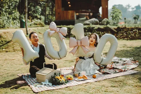 Foto sampul undangan Kenji & Thesya