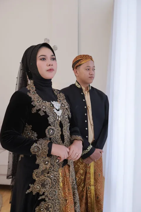 Foto sampul undangan Siti Sya’Diah & Mochammad Fatamsyah