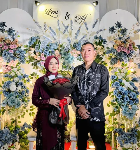Foto sampul undangan Leni & Afif