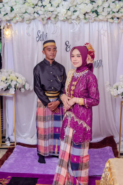 Foto sampul undangan Selvi & Firman