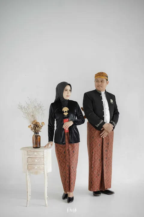 Foto sampul undangan Rustam & Ika