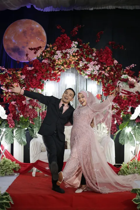 Foto sampul undangan Raby & Reza