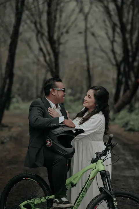 Foto sampul undangan Ugra & Diana