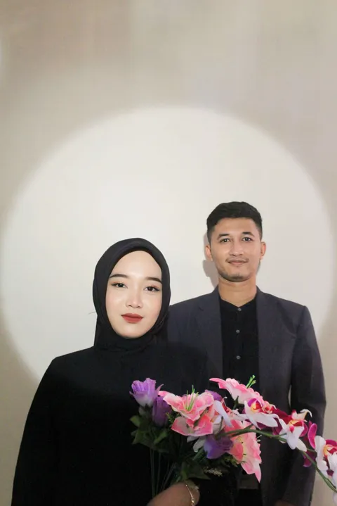 Foto sampul undangan Ajat & Anik