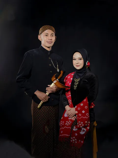 Foto sampul undangan Diny & Yoga