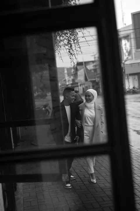 Foto sampul undangan Izon & Uche