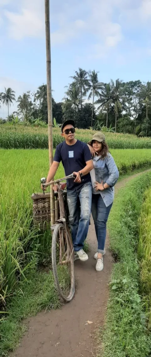 Foto sampul undangan Nina & Arik