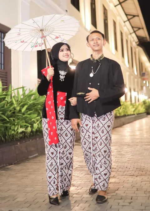 Foto sampul undangan Erich & Rezki