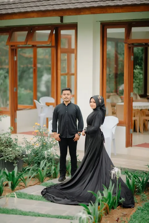 Foto sampul undangan Nadya & Irfan