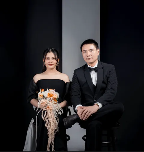Foto sampul undangan Rully Hariyandri & Anggie Lestari