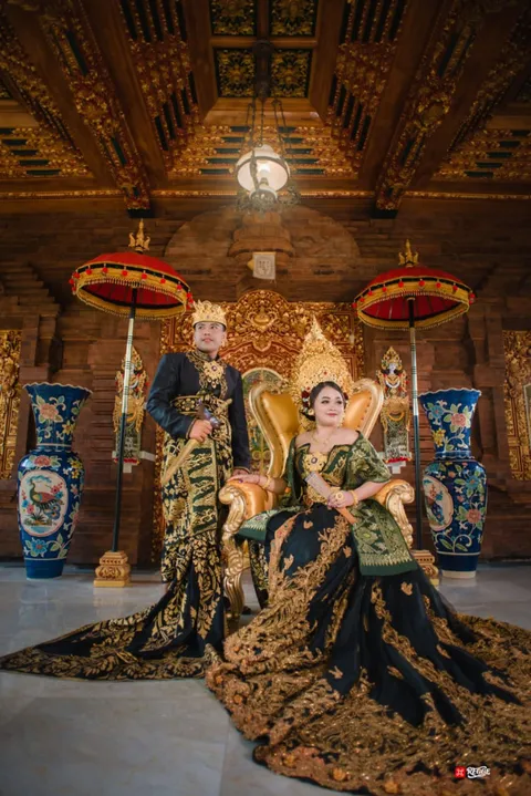 Foto sampul undangan Tuera & Tukari