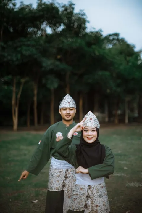 Foto sampul undangan Rofiq & Intan