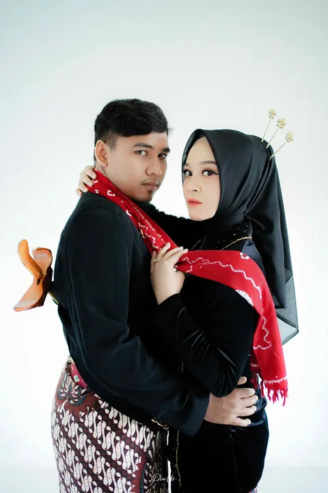 Foto sampul undangan Oyan & Sinta