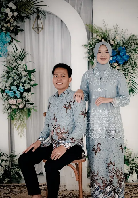 Foto sampul undangan Devi & Fahmy