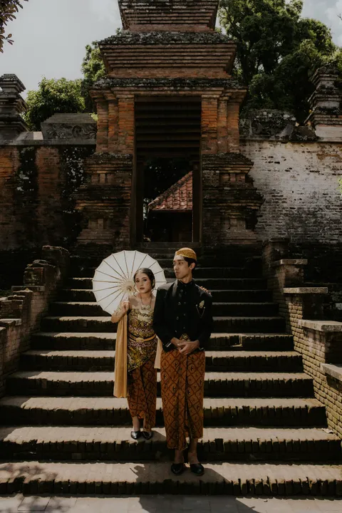 Foto sampul undangan Atanasius & Dorothea