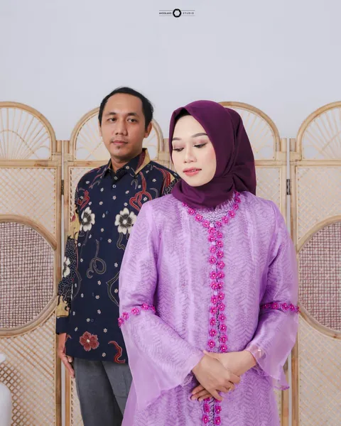 Foto sampul undangan Yusti & Rico