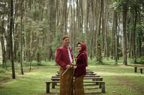 Foto sampul undangan Hari & Vicka