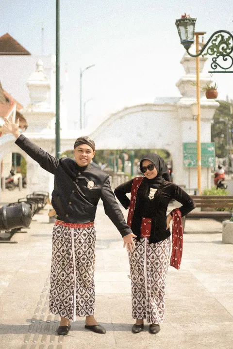 Foto sampul undangan Vina & Luthfan