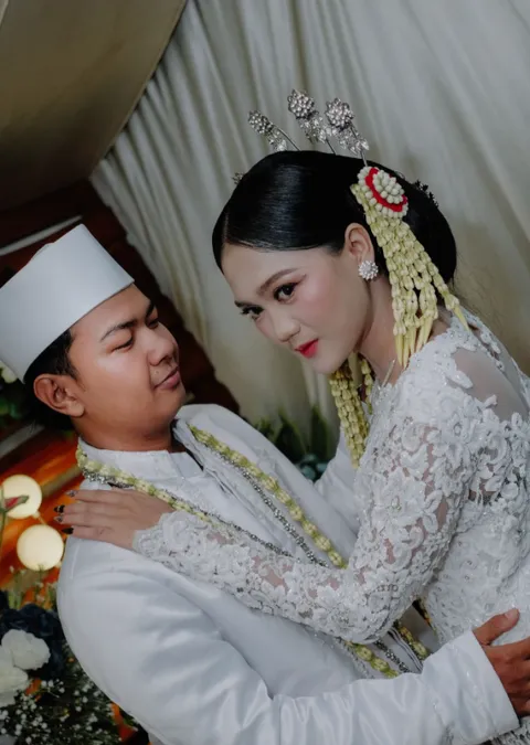 Foto sampul undangan Dwi Wulan & Septian
