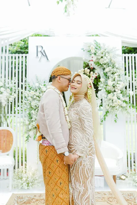 Foto sampul undangan Riza & Almira