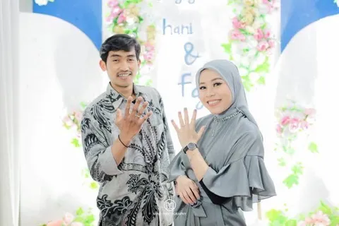 Foto sampul undangan Yosi & Yosef