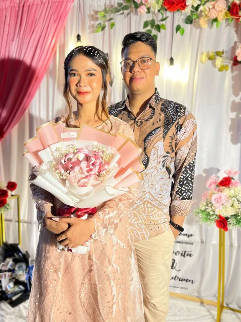 Foto sampul undangan Andrian & Novita