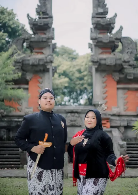 Foto sampul undangan Arya & Tyas