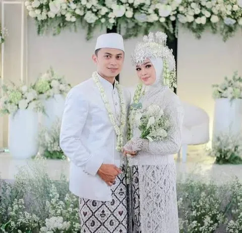 Foto sampul undangan Bintang & Mawar