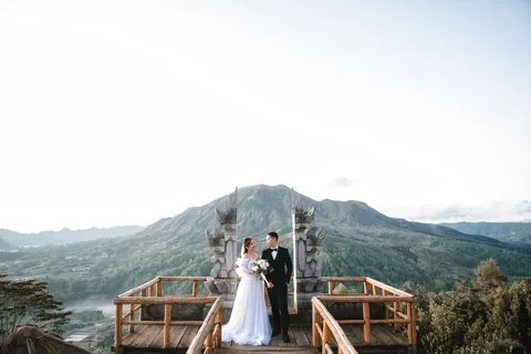 Foto sampul undangan Susan & Lie Ko Cun
