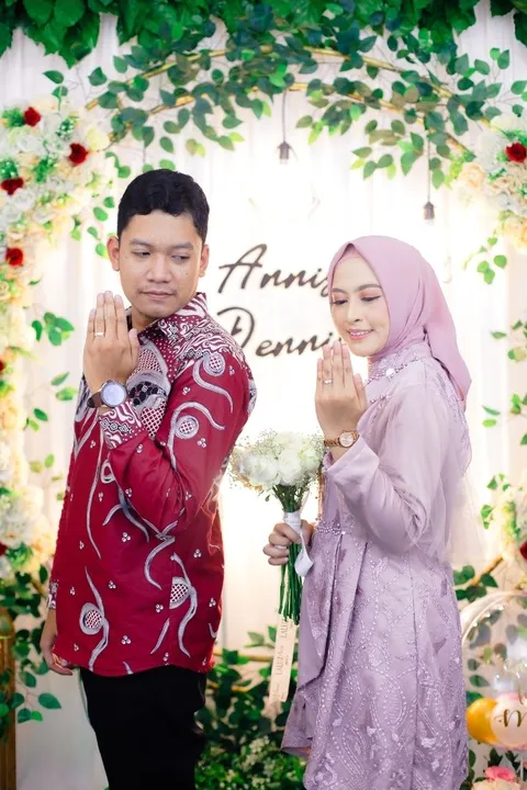 Foto sampul undangan Annisa & Dennis