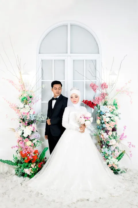 Foto sampul undangan Nur Ma' Rifatun Hasanah, S.Sos & Zapri Zamzami, Se