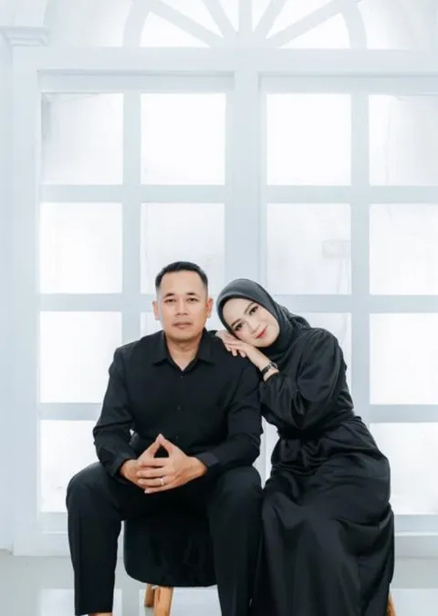 Foto sampul undangan Melati & Edi