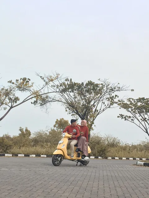 Foto sampul undangan Mia & Utomo