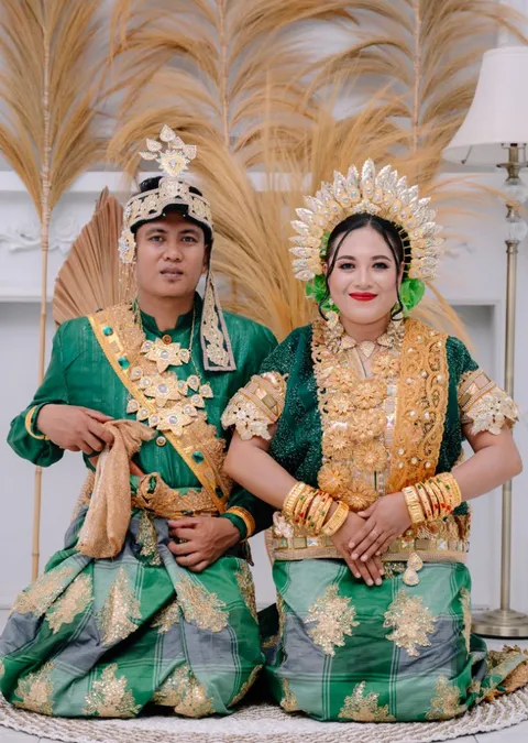 Foto sampul undangan Erna & Yoel