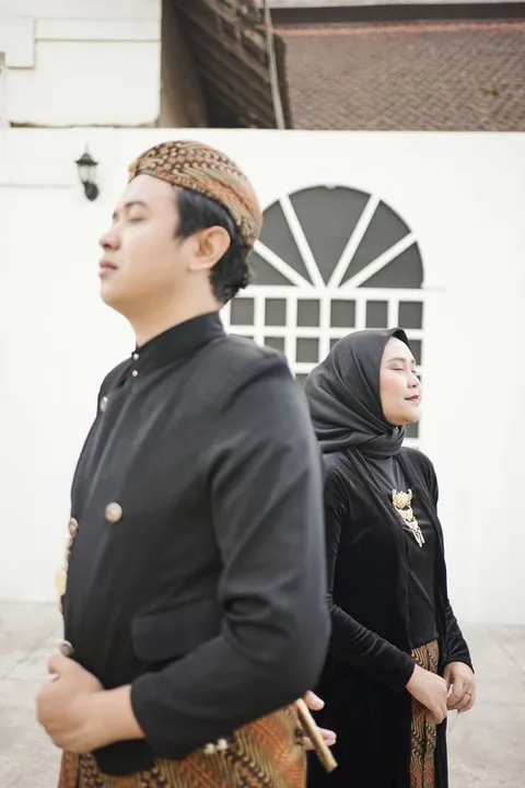 Foto sampul undangan Haikal & Nindy