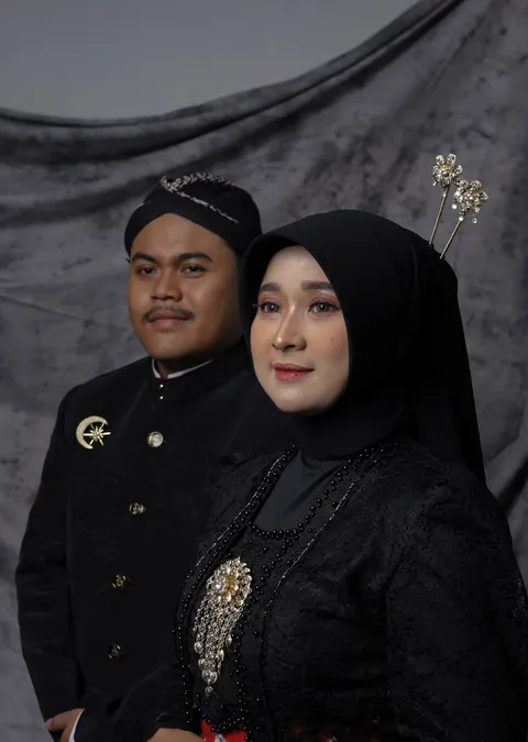 Foto sampul undangan Rifqy & Lina