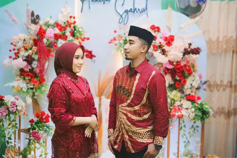 Foto sampul undangan Meyrlin & Badrun