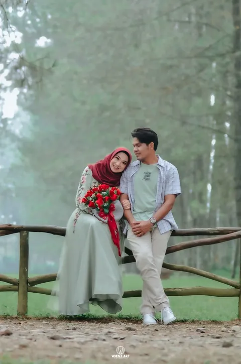 Foto sampul undangan Putri & Fauzi