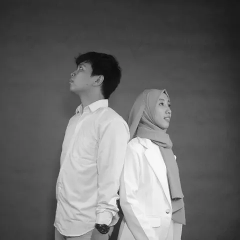 Foto sampul undangan Desi & Aank