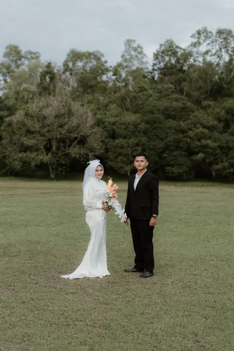 Foto sampul undangan Yoni & Rizda