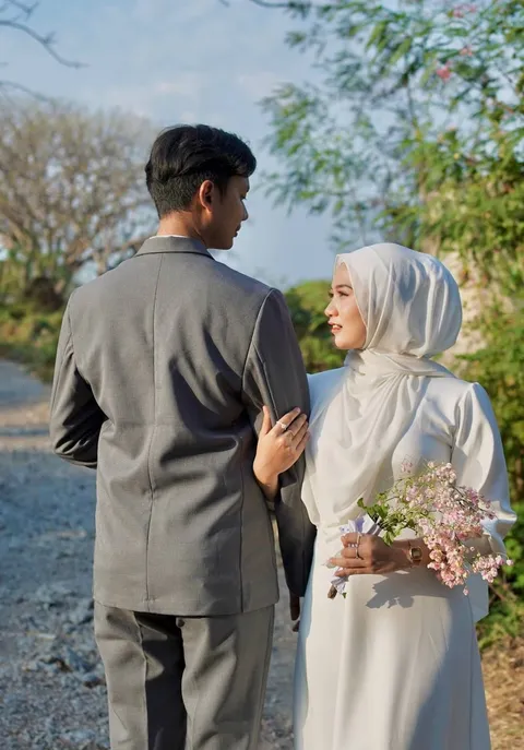 Foto sampul undangan Dwiki & Mega