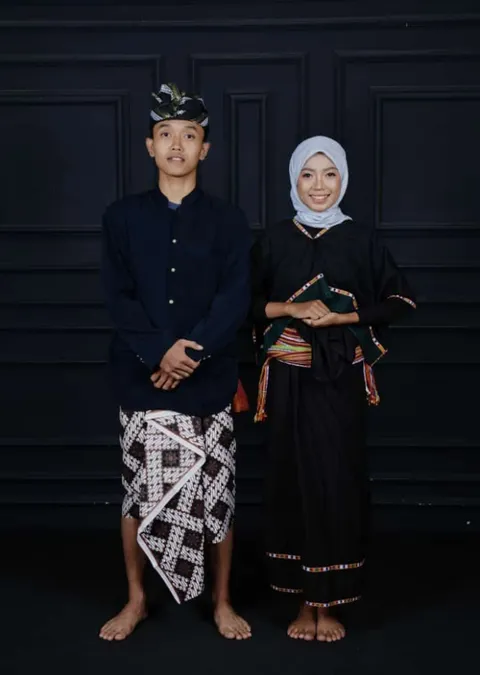 Foto sampul undangan Uri & Rio