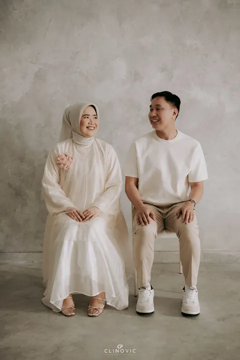 Foto sampul undangan Roni & Dina